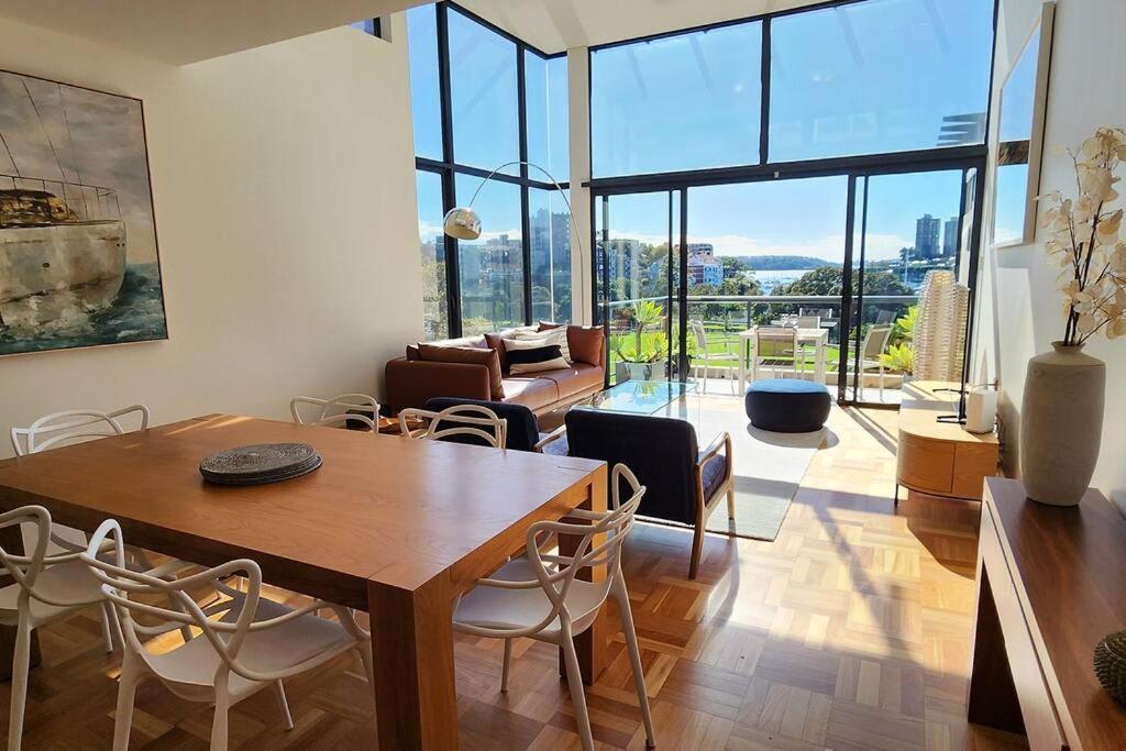 Penthouse With Private Terrace, Parking + 2 Pools * Sydney